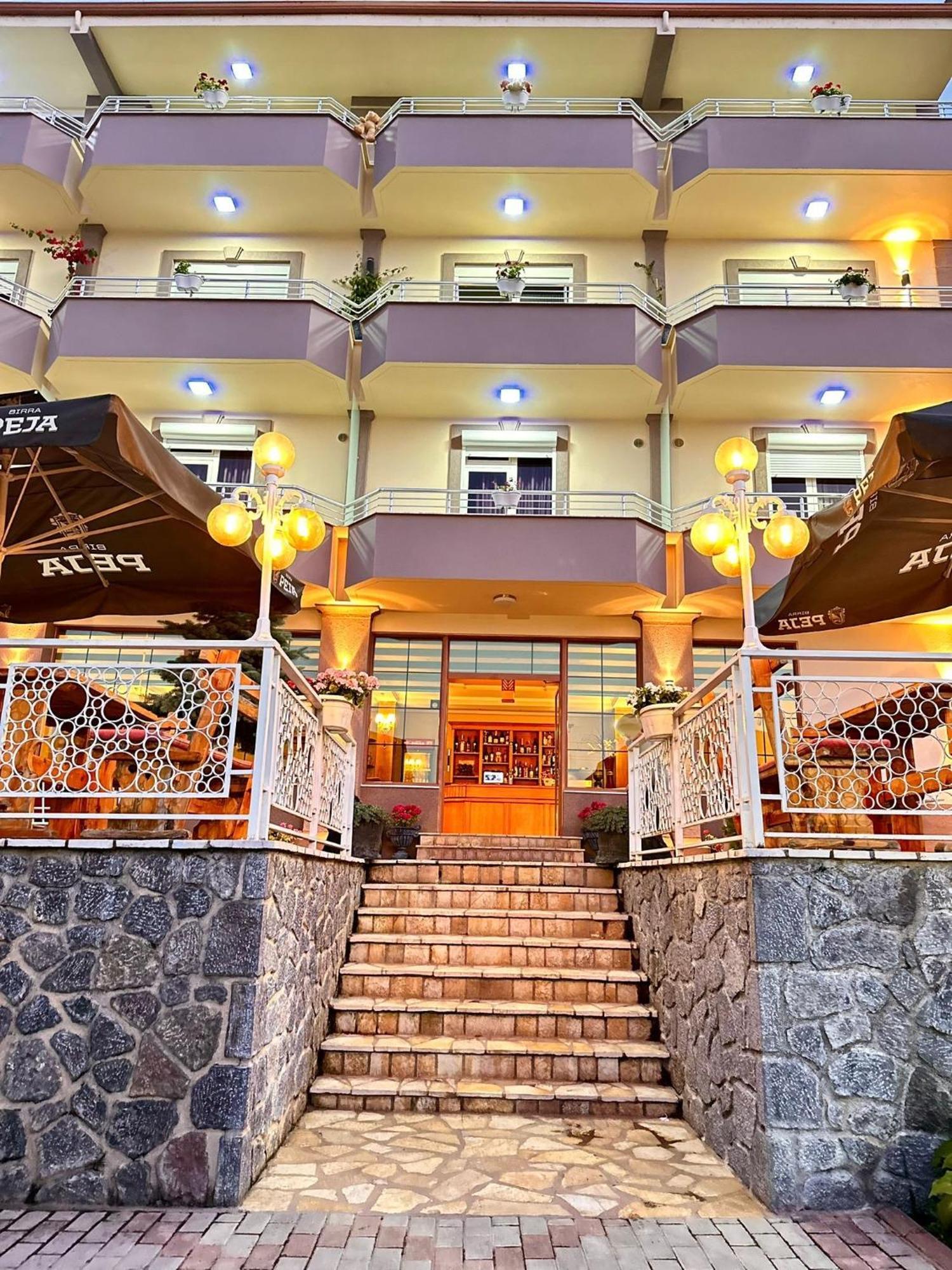 Hotel Vila Toska Piskupat Exterior foto