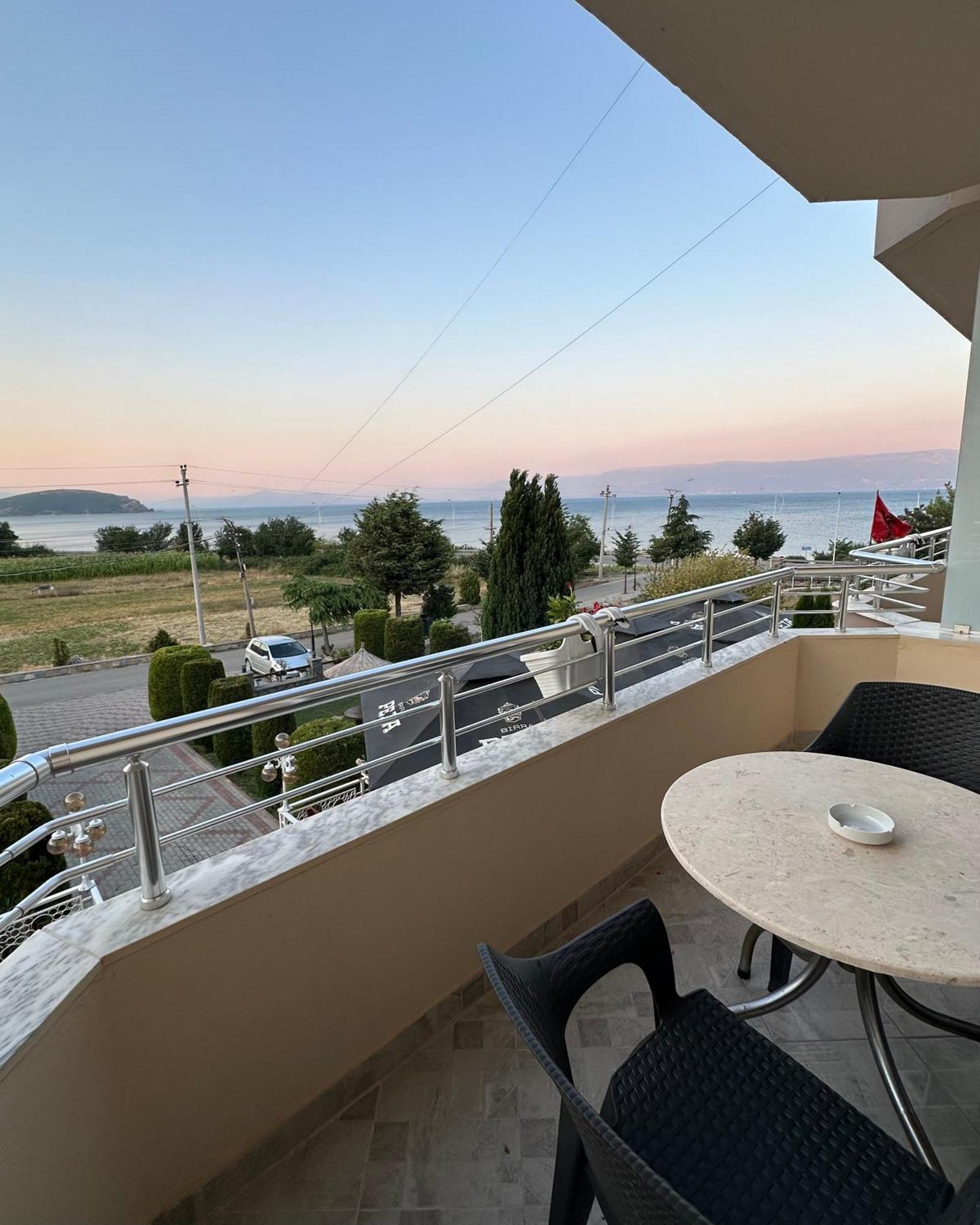 Hotel Vila Toska Piskupat Exterior foto